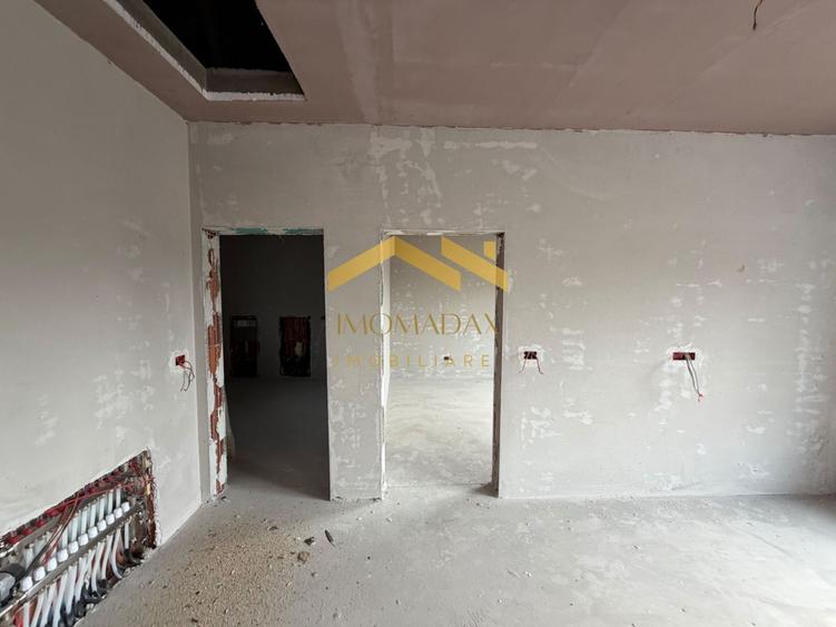 Duplex cu 3 camere cu Canalizare în Sânmihaiu Român