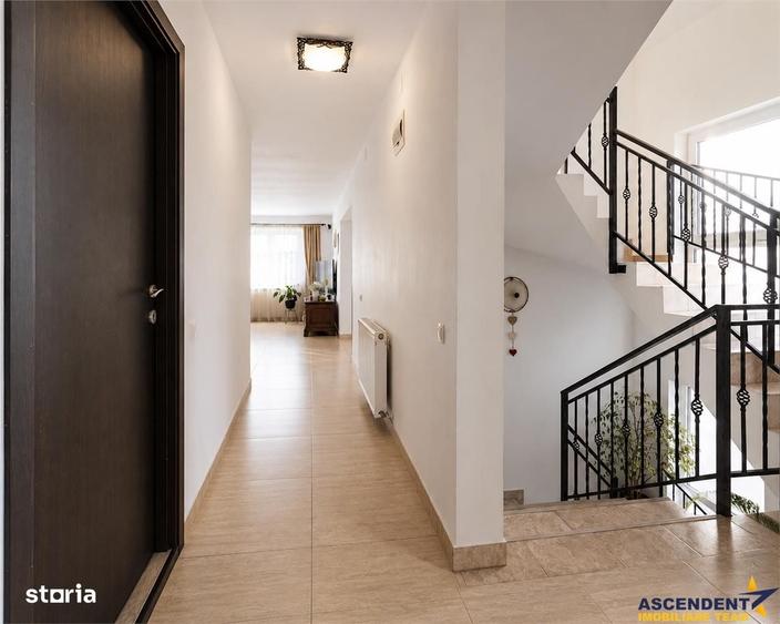 Casă cu 4 camere în Mureșeni