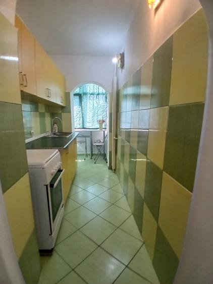 Garsonieră decomandată, mobilată în Mioriței