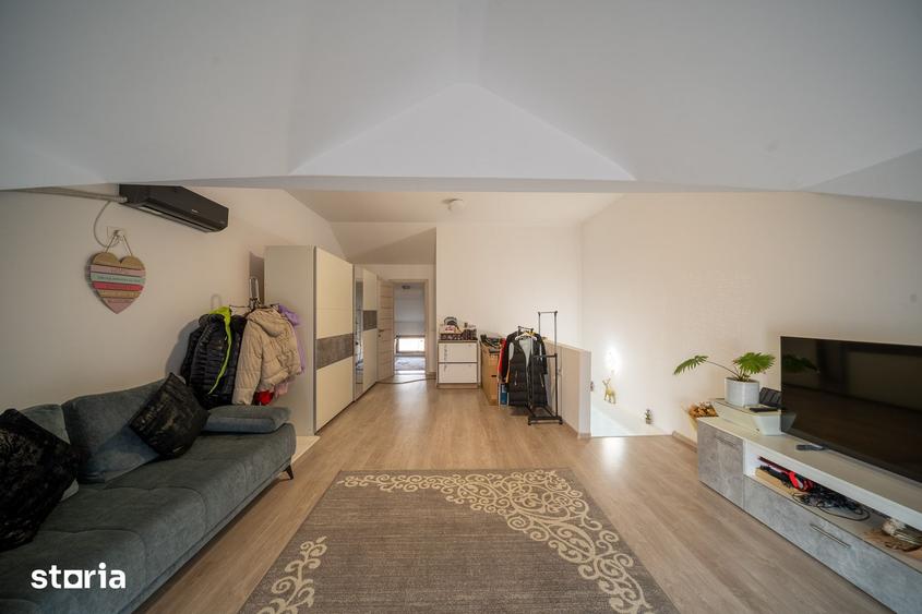 Casă cu 5 camere decomandat cu Teren 60 Mp în Central