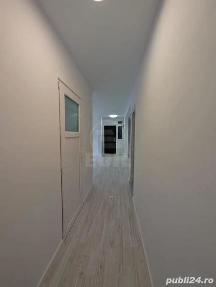 Apartament cu 4 camere semidecomandat în Central