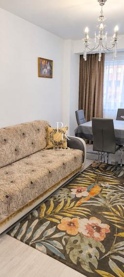 Apartament cu 3 camere decomandat, mobilat în Florești