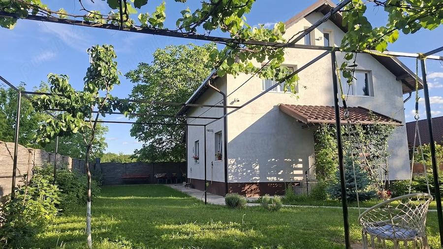 Casă cu Teren 740 Mp în Central