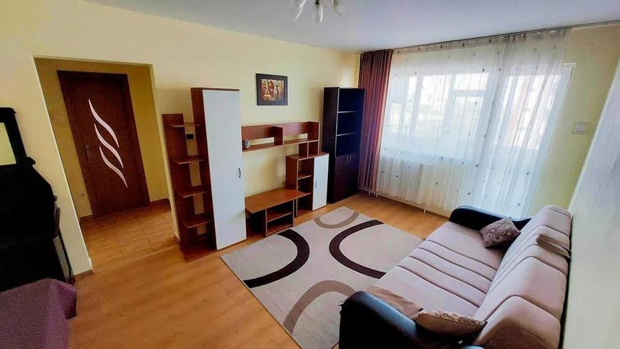 Apartament cu 2 camere semidecomandat, mobilat în Podu Roș