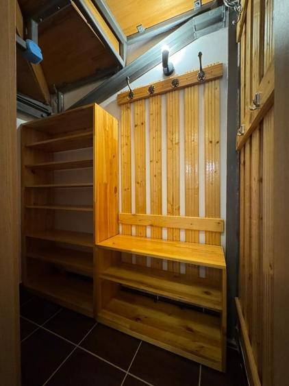 Apartament cu 3 camere decomandat, mobilat în Tei