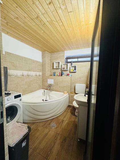 Casă individuală cu 3 camere cu Canalizare în Podgoria