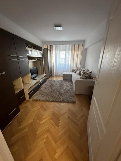 Apartament cu 3 camere decomandat în Mărăști