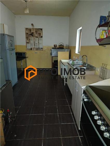 Casă individuală cu 8 camere cu Teren 2100 Mp în Lunca Frumoasă