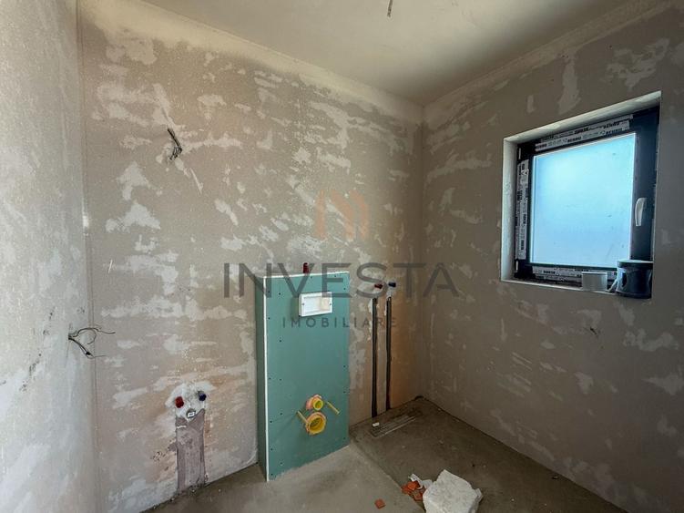 Duplex cu 4 camere cu Canalizare în Andrei Mureșanu