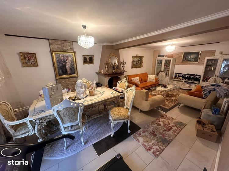 Casă cu 4 camere în Central