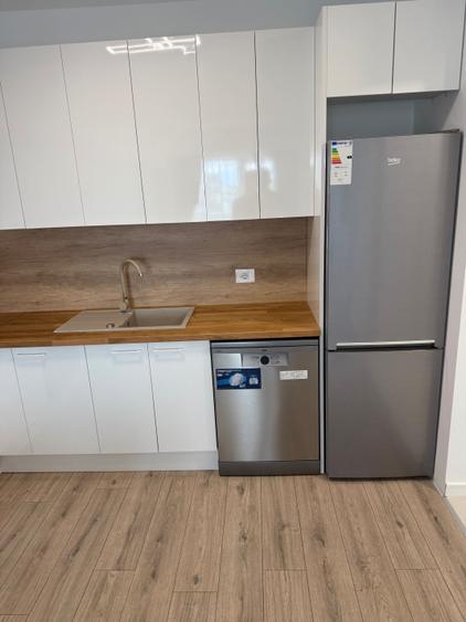 Apartament cu 2 camere semidecomandat, mobilat în Central