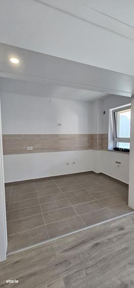 Garsoniera de vanzare noua cu balcon mare Tractorul, Brasov - 18