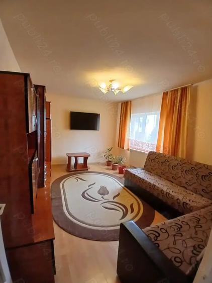 Apartament cu 2 camere decomandat în Petrila
