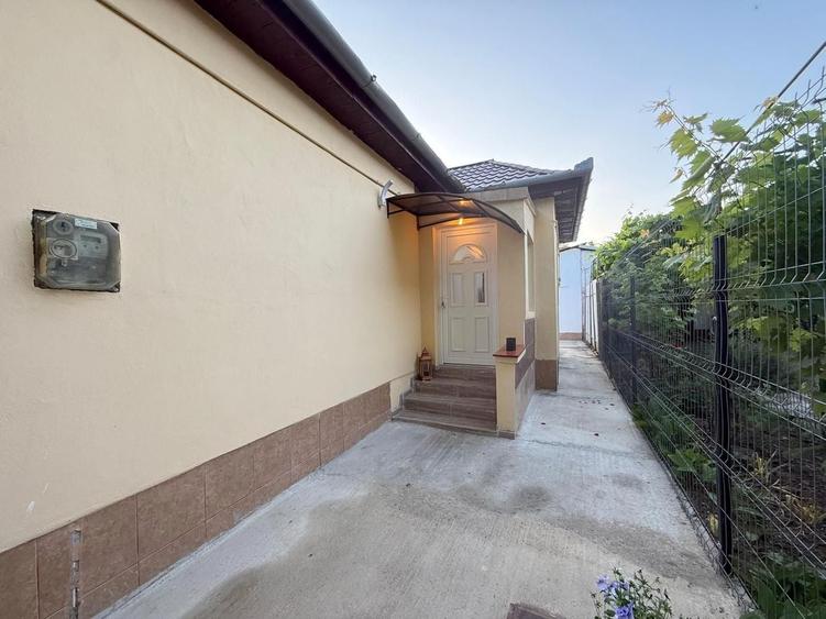 Duplex cu 4 camere cu Canalizare în Plopi