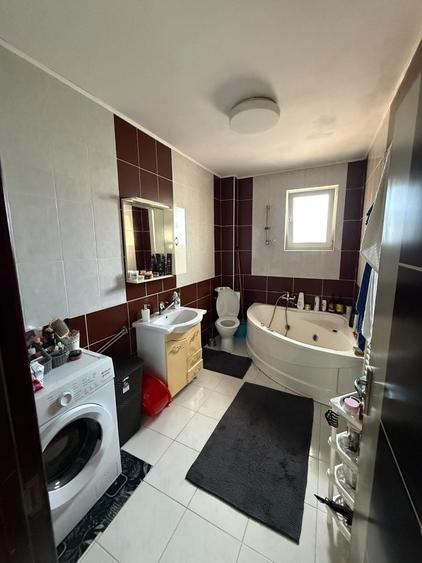 Apartament cu 2 camere decomandat în Viișoara