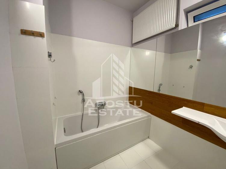 Apartament cu 4 camere decomandat, mobilat în Central