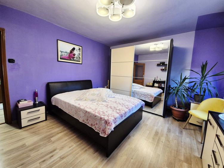 Apartament cu 4 camere decomandat, mobilat în Brătianu