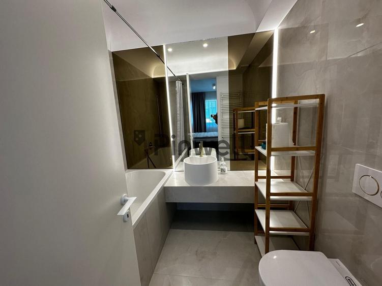 Apartament cu 3 camere semidecomandat în Pipera