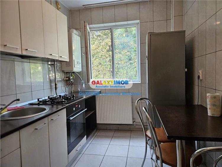 Apartament cu 2 camere semidecomandat în Aleea Trandafirilor