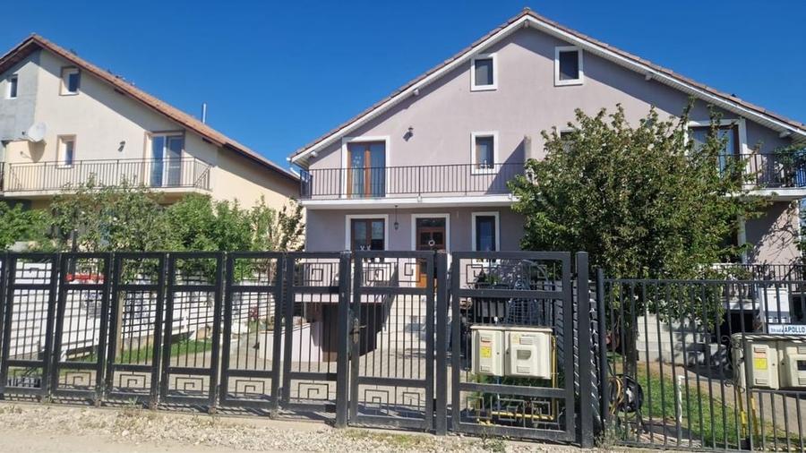 Casă cu 4 camere în Micești