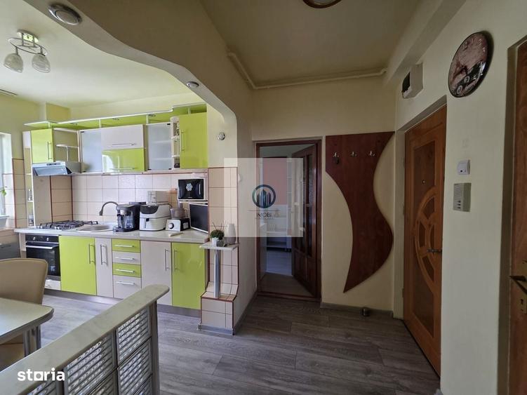 Apartament cu 3 camere decomandat în Deve