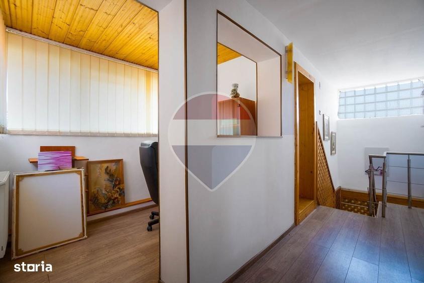 Apartament cu 4 camere în Central