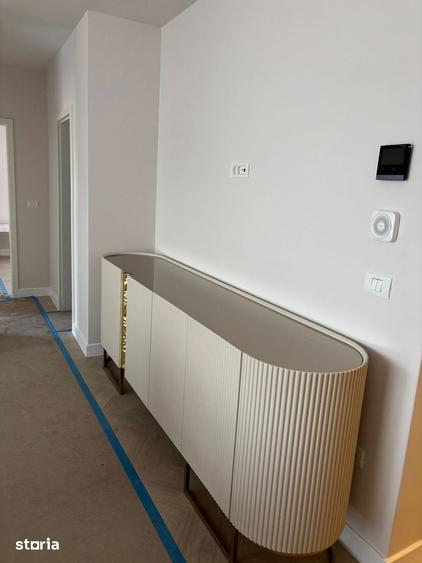 Apartament cu 3 camere în Est