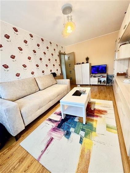Apartament cu 2 camere decomandat, mobilat în CET