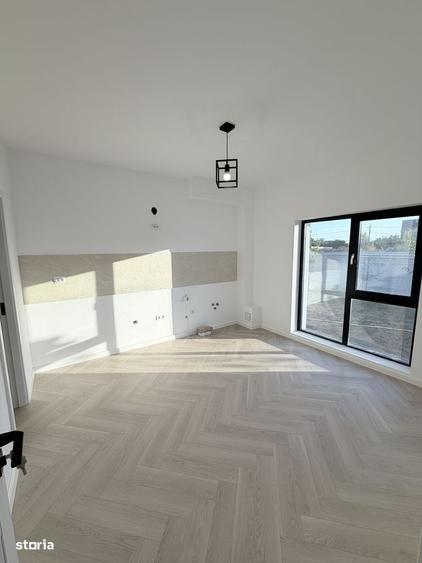Casă cu 4 camere cu Teren 400 Mp în Domnești