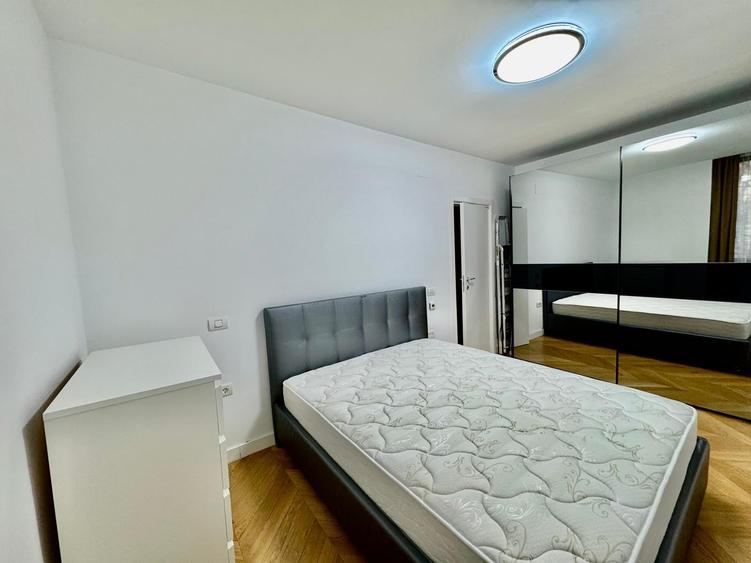 Apartament cu 3 camere decomandat în Floreasca