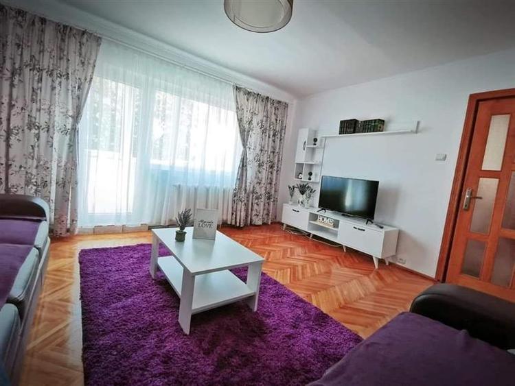 Apartament cu 3 camere decomandat, mobilat în Lipovei