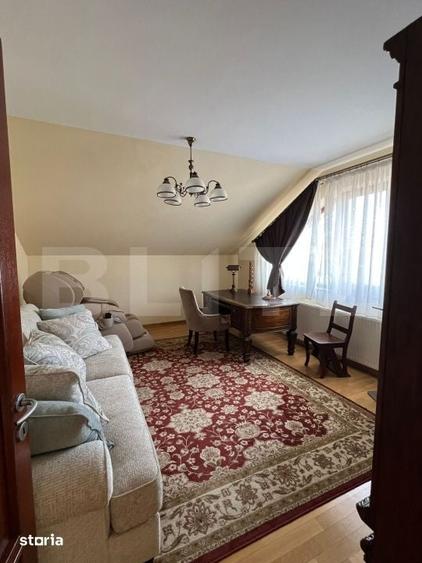 Casă cu 6 camere cu Teren 330 Mp în Soarelui