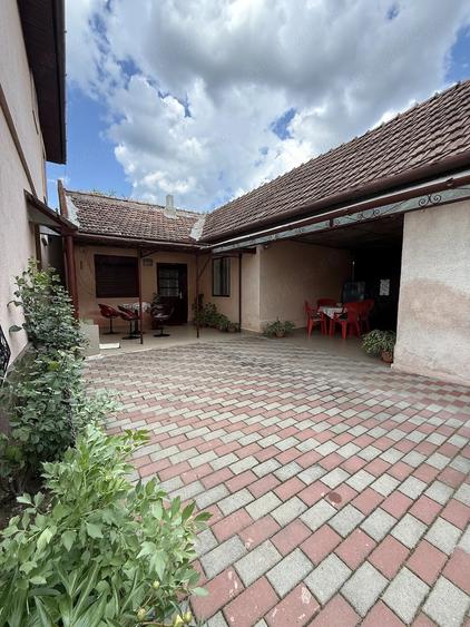 Casă cu 2 camere cu Teren 500 Mp în Central