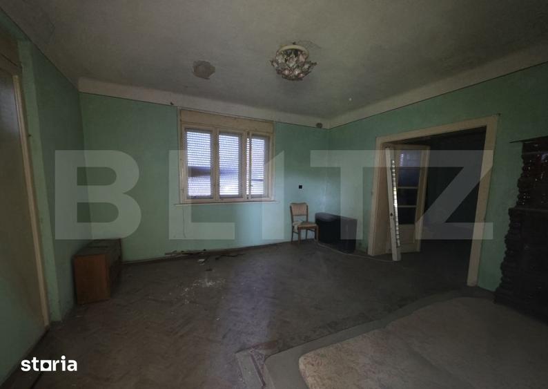 Casă cu 2 camere cu Teren 3043 Mp în Păulești