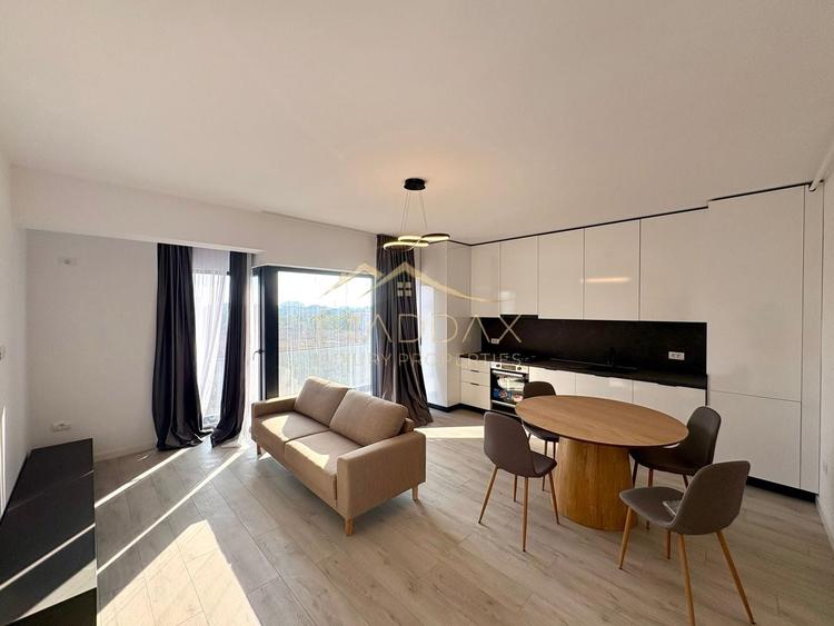 Apartament cu 3 camere semidecomandat, mobilat în Băneasa