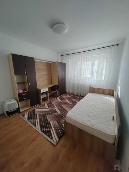 Apartament cu 3 camere semidecomandat în Mănăștur