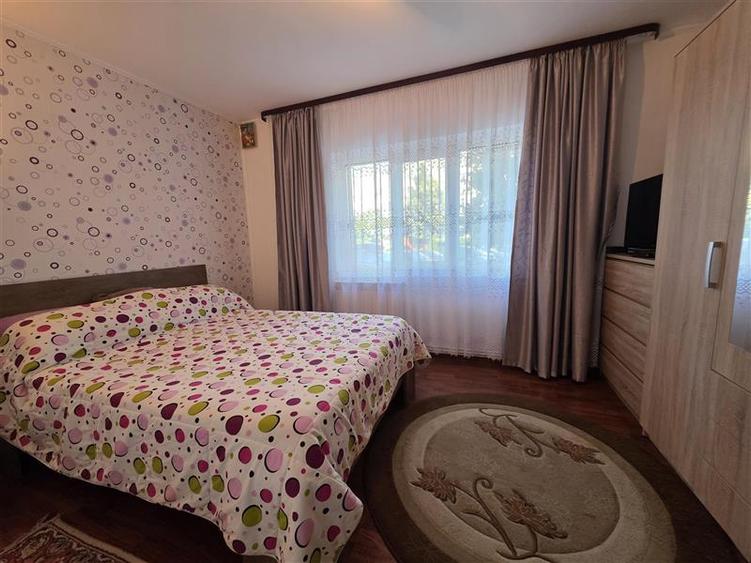 Apartament cu 2 camere semidecomandat, mobilat în Micro 14