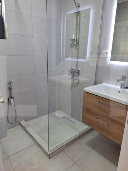 Casă cu 4 camere cu Teren 533 Mp în Curtești