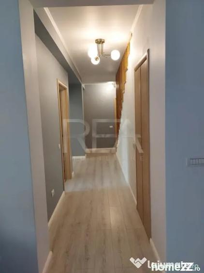 Casă cu 7 camere cu Teren 255 Mp în Titan