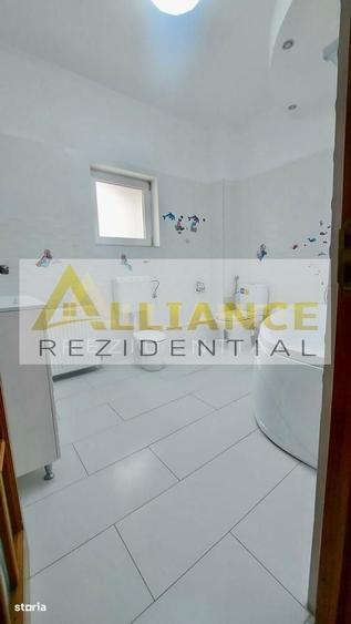 Casă cu 4 camere în Apărătorii Patriei