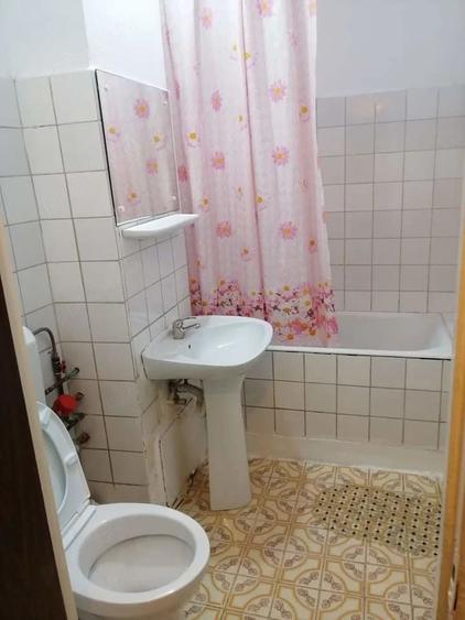 Apartament cu 2 camere semidecomandat, mobilat în Fundeni