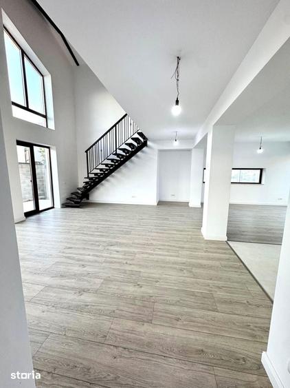 Casă cu 5 camere cu Teren 601 Mp în Moșnița Nouă