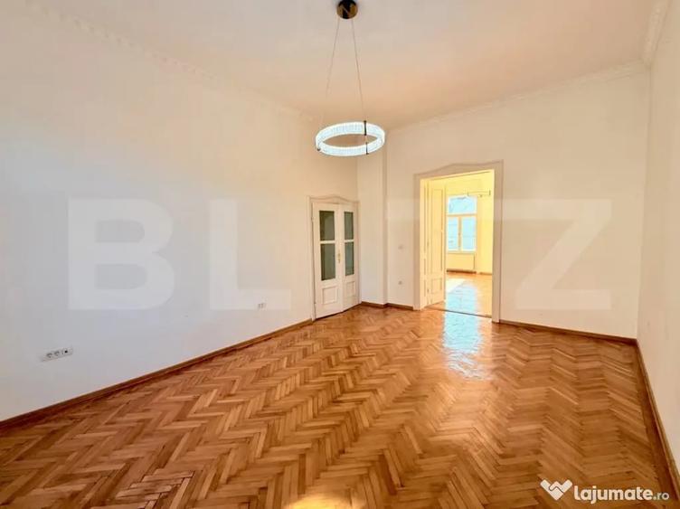 Apartament cu 3 camere decomandat în Sinaia