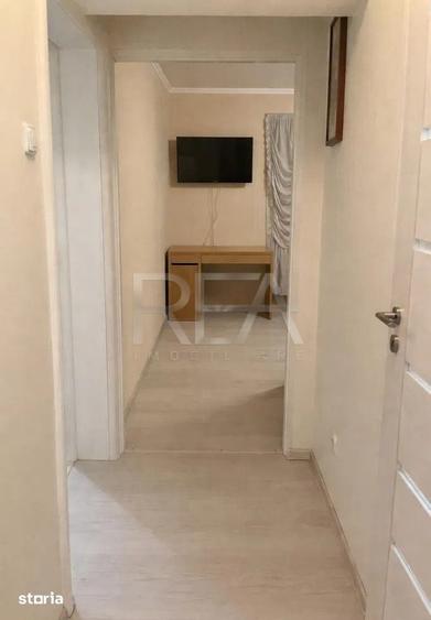 Apartament cu 3 camere semidecomandat în Pajura