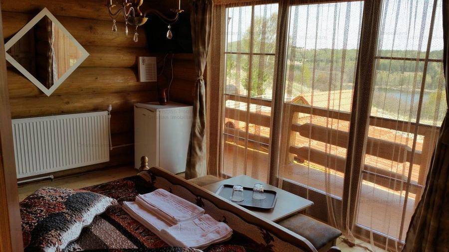 Casă cu 12 camere cu Teren 16277 Mp în Plaiu Nucului