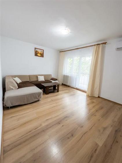 Apartament cu 3 camere decomandat în Dacia