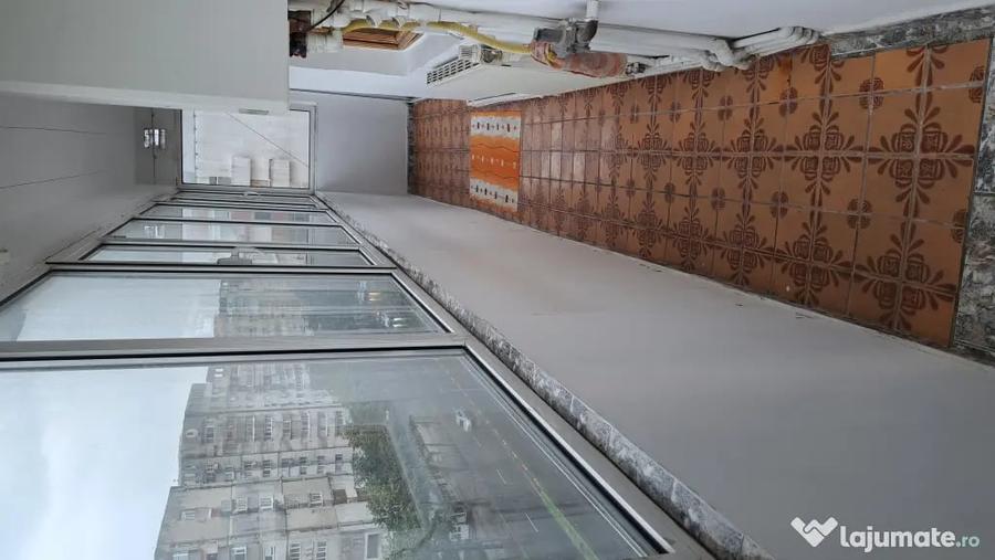 Apartament cu 3 camere decomandat în Exterior Vest