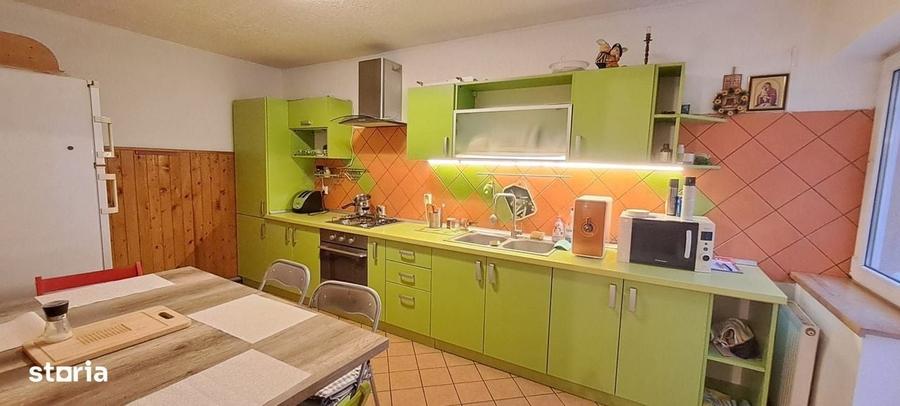 Casă cu 4 camere în Gara de Est