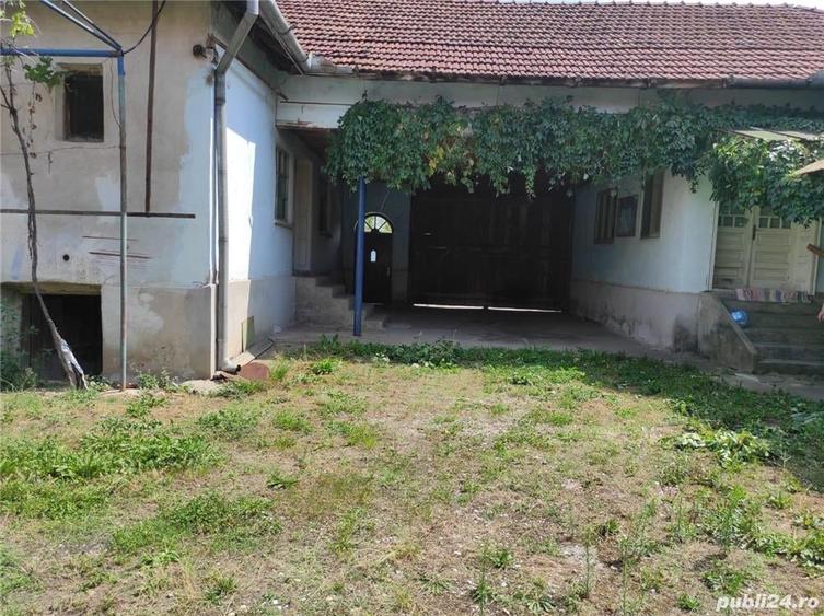 Casă cu 5 camere cu Teren 2500 Mp în Cociuba Mică
