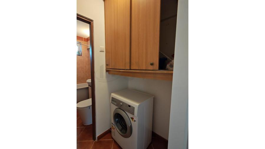 Apartament cu 3 camere semidecomandat, mobilat în Timișoara
